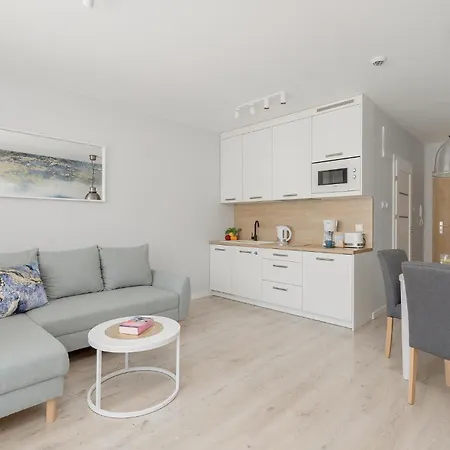 Stunning In With Kitchen Apartment *