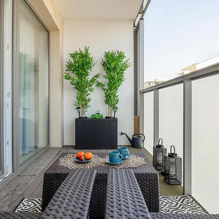 Stunning In With Kitchen